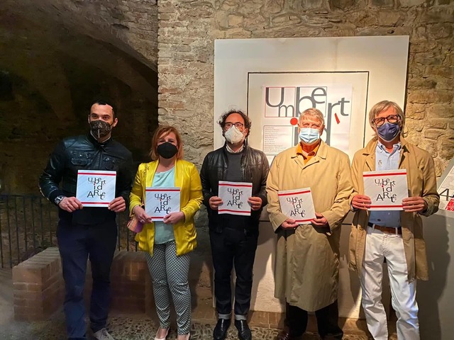 Inizio con successo e in totale sicurezza alla Rocca per la seconda edizione di Umbertid'Arte: la vita culturale riparte con le opere di ventuno artisti umbertidesi